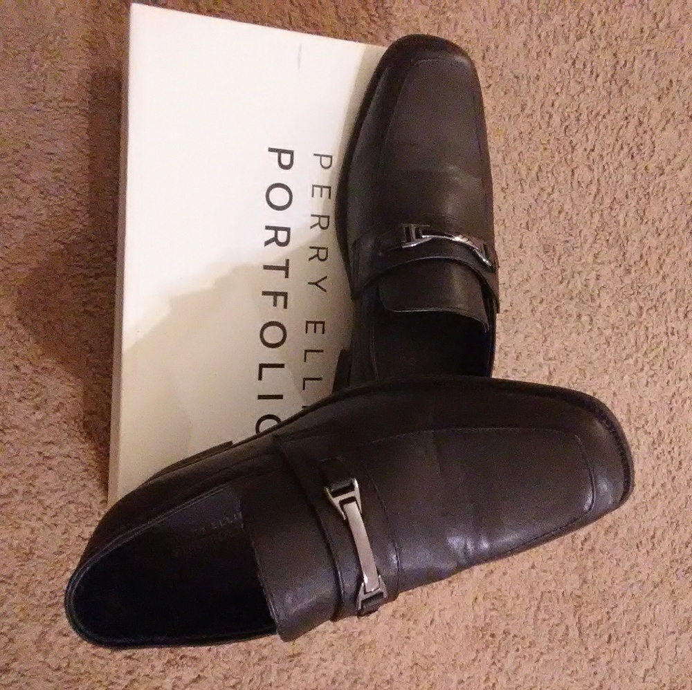 Perry Ellis boys dress shoes
